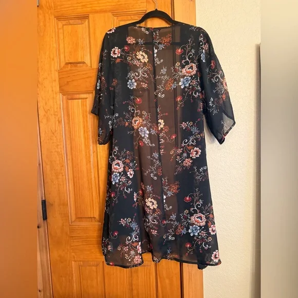 AE Floral Black Sheer Lace Cardigan - Picture 8 of 8